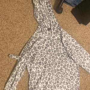 Large but is meant to be oversized (wore it as a s) only wore once for Halloween